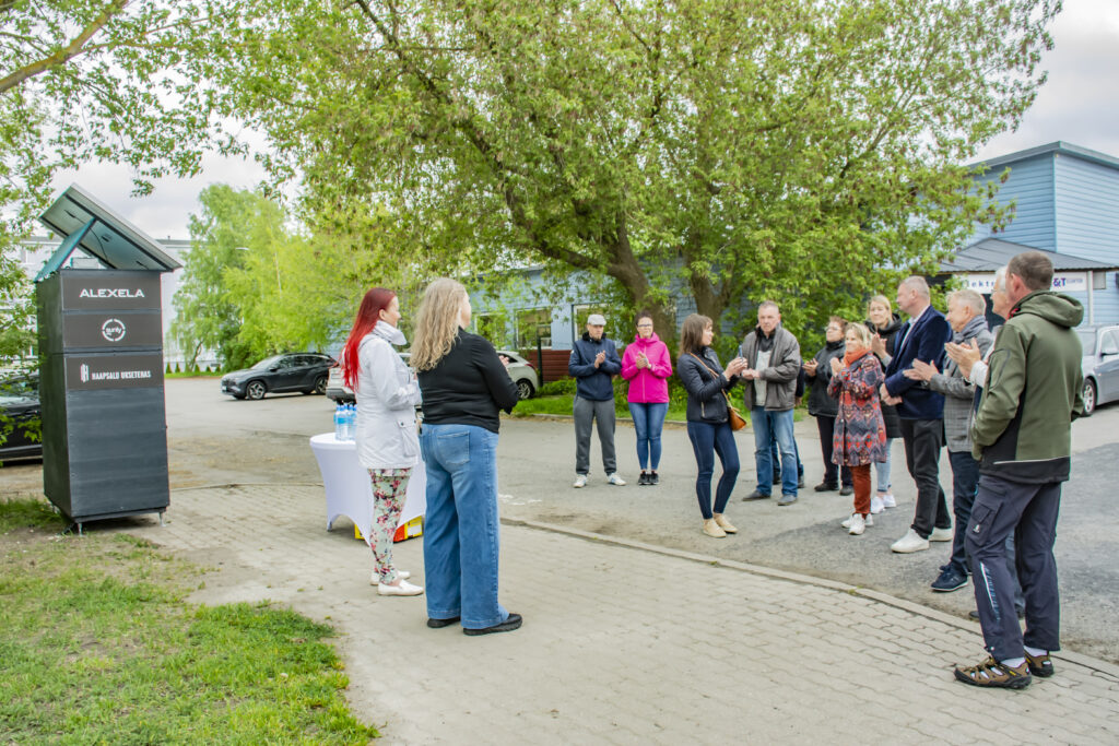 roheline vald toiduringluskaa, toidujagamiskapp